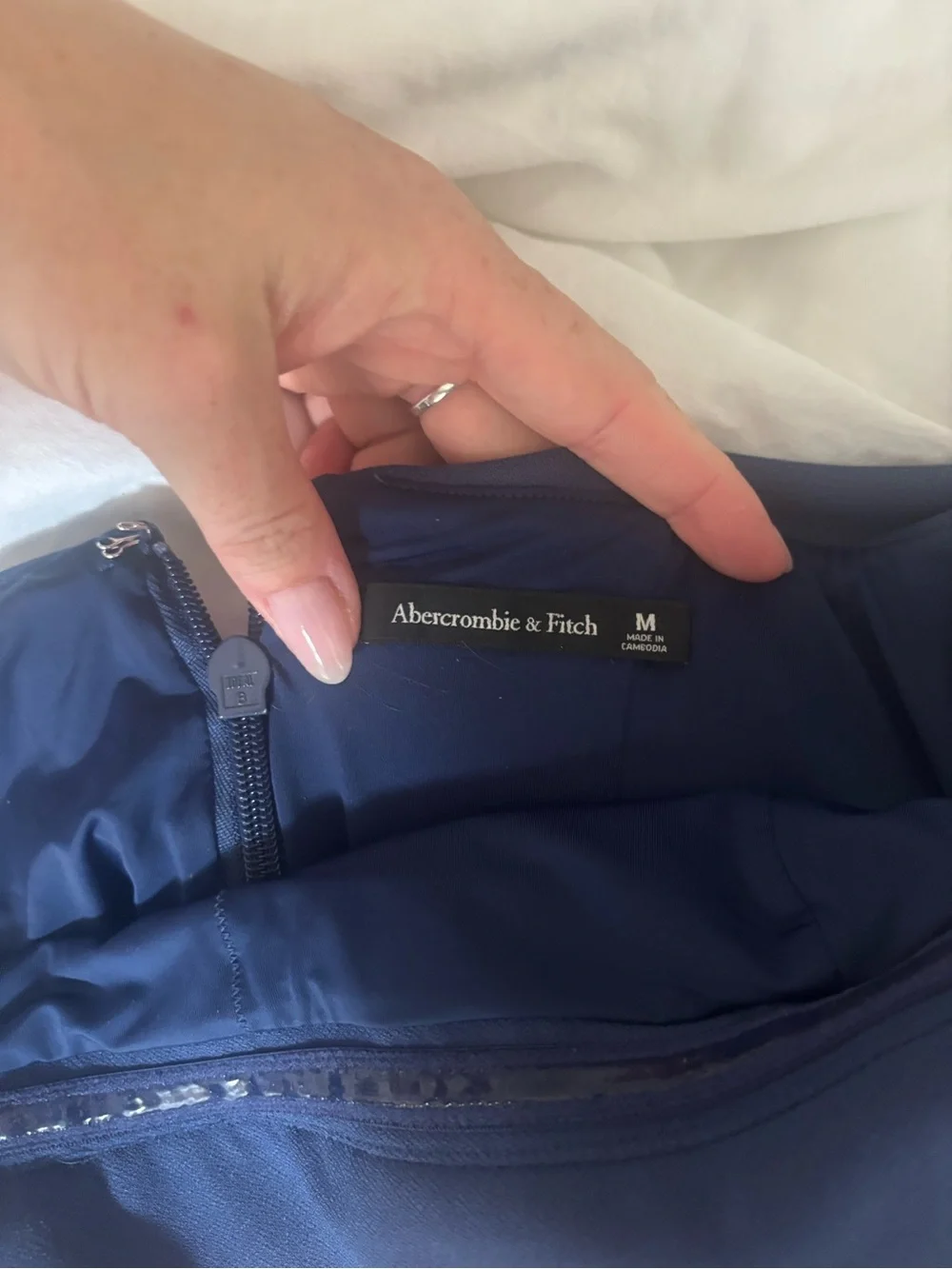 Abercrombie & Fitch flowing pleated